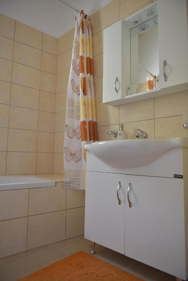 Apartment Sofia - Beachfront Agios Spyridon  エクステリア 写真