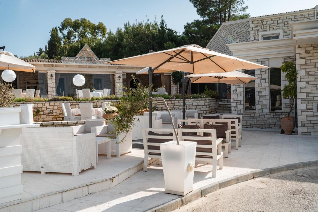 Apartment Sofia - Beachfront Agios Spyridon  エクステリア 写真